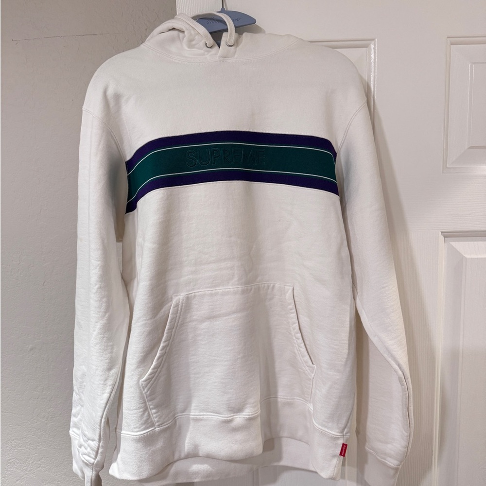 supreme hoodie in size M